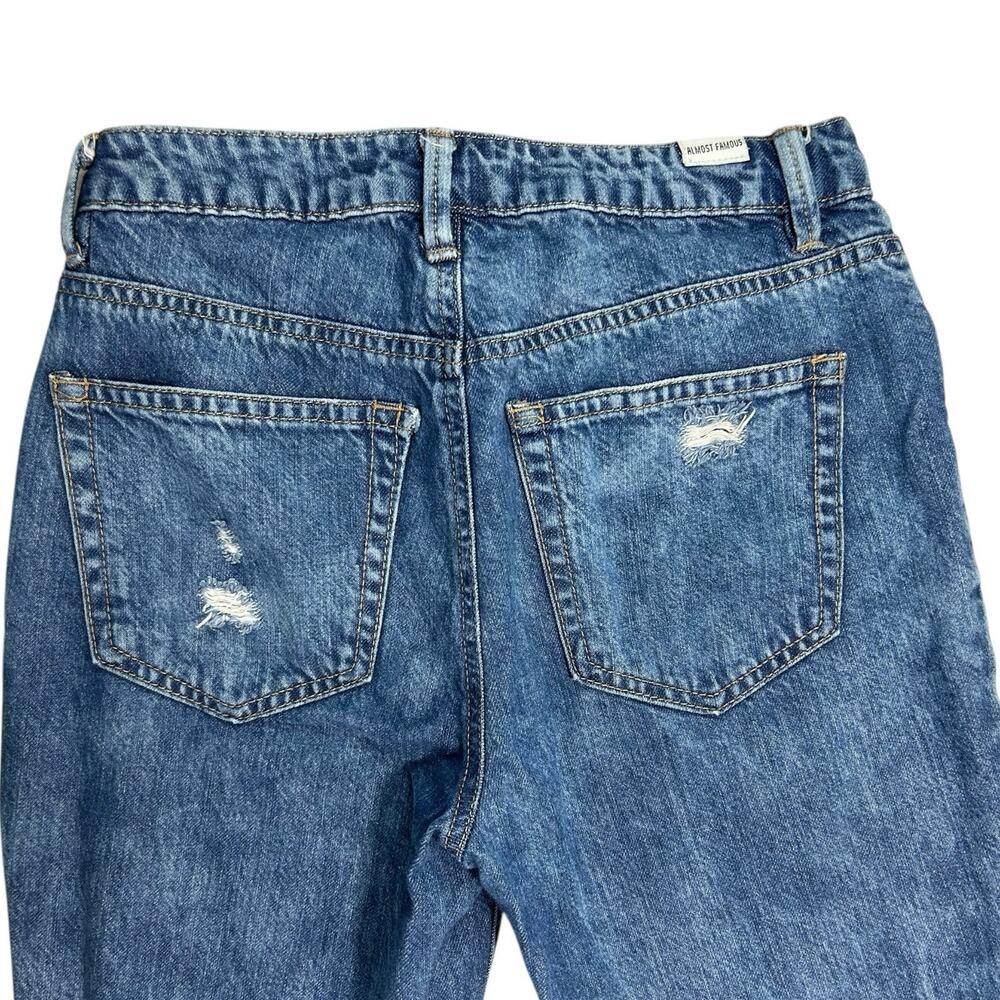 Almost Famous Distressed Mom Jeans Womens Juniors Size 1 Medium Wash Blue Ripped - Picture 7 of 14